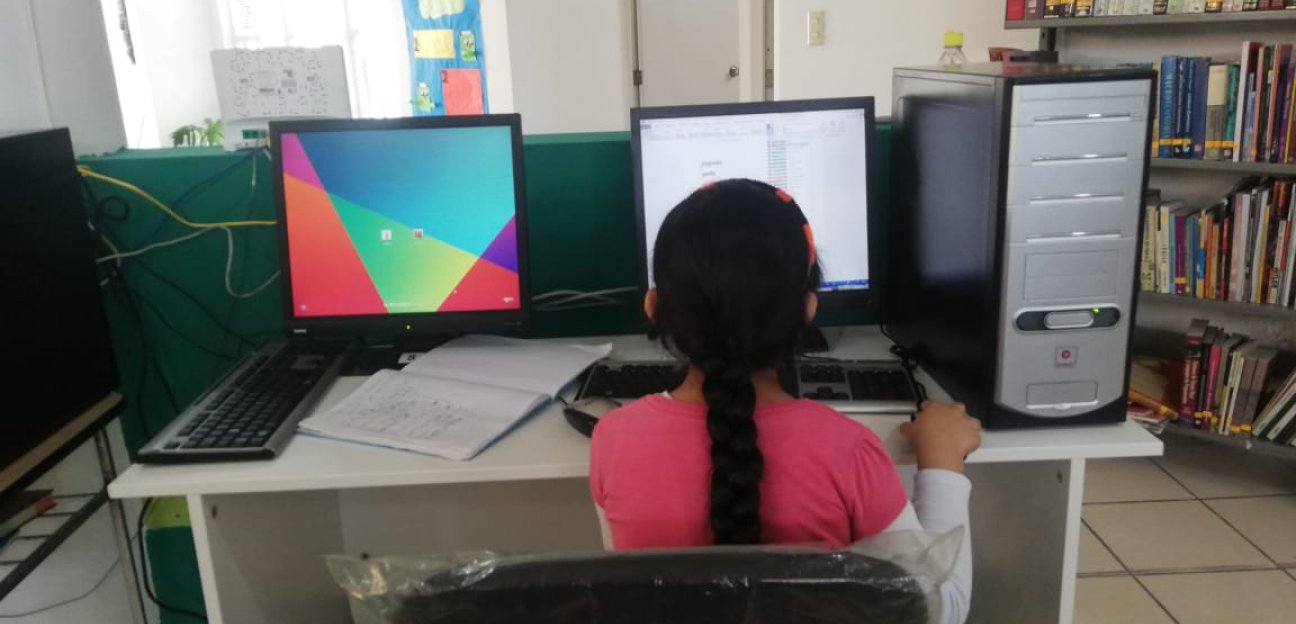 Con círculo de lectura celebran aniversario de la biblioteca de la Unidad Ponciano Arriaga