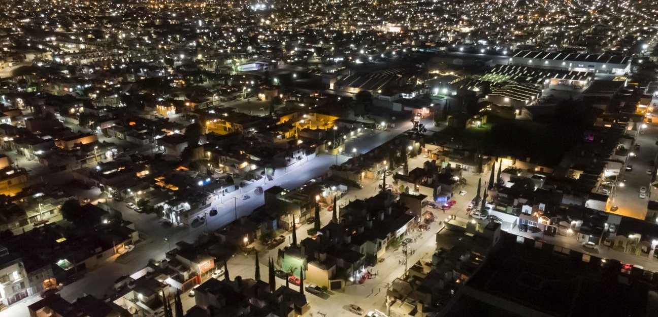 Alcalde de Soledad formaliza entrega de nueva luminarias en Jardines del Sol 