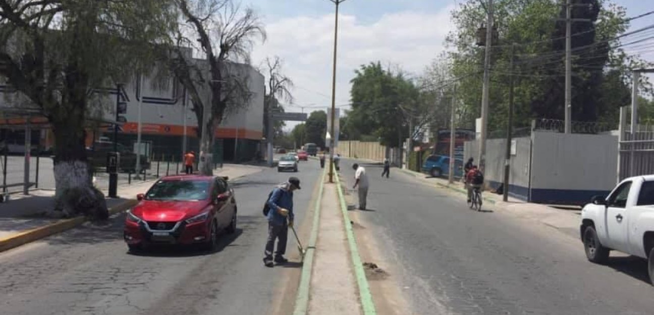 Se mantienen trabajos de limpieza urbana en diferentes puntos del municipio