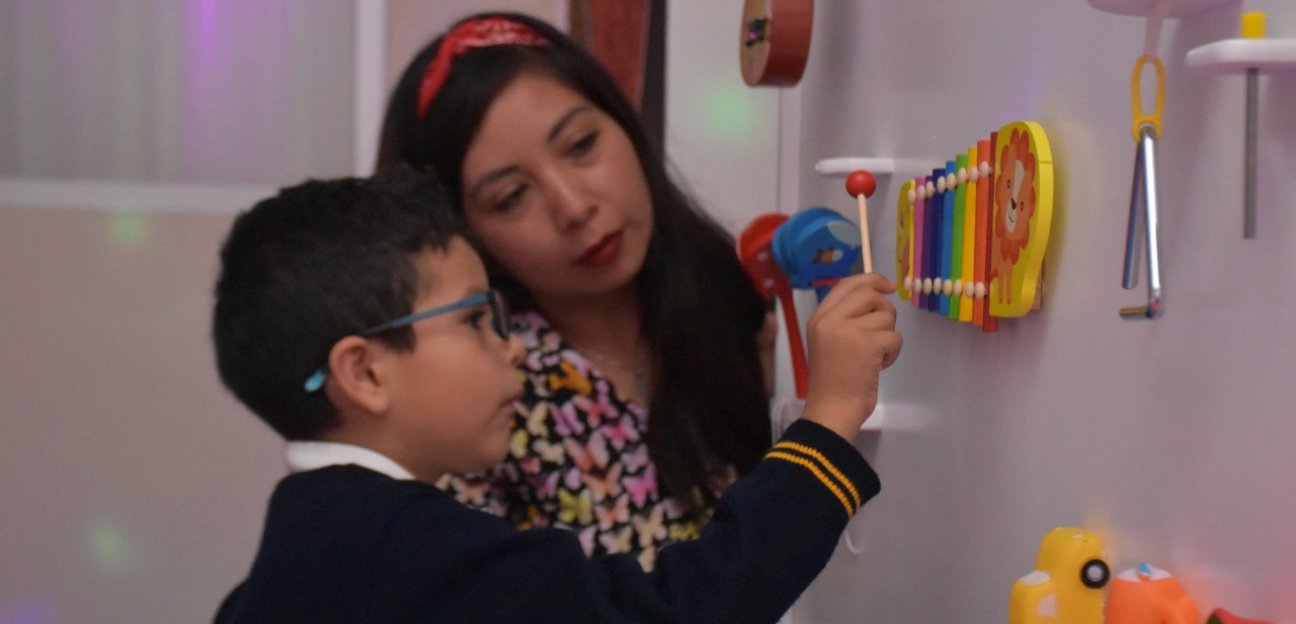 DIF de Soledad brinda atención integral a niños con autismo