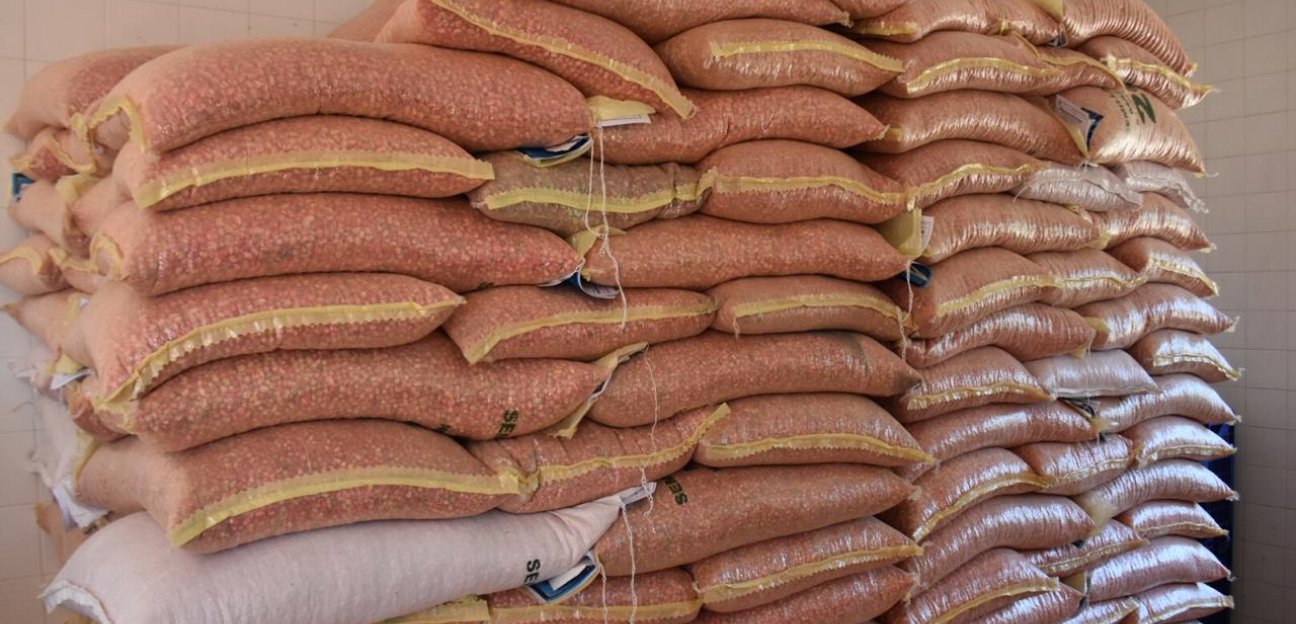 Ayuntamiento de Soledad realiza entrega de 1.5 toneladas de alfafa