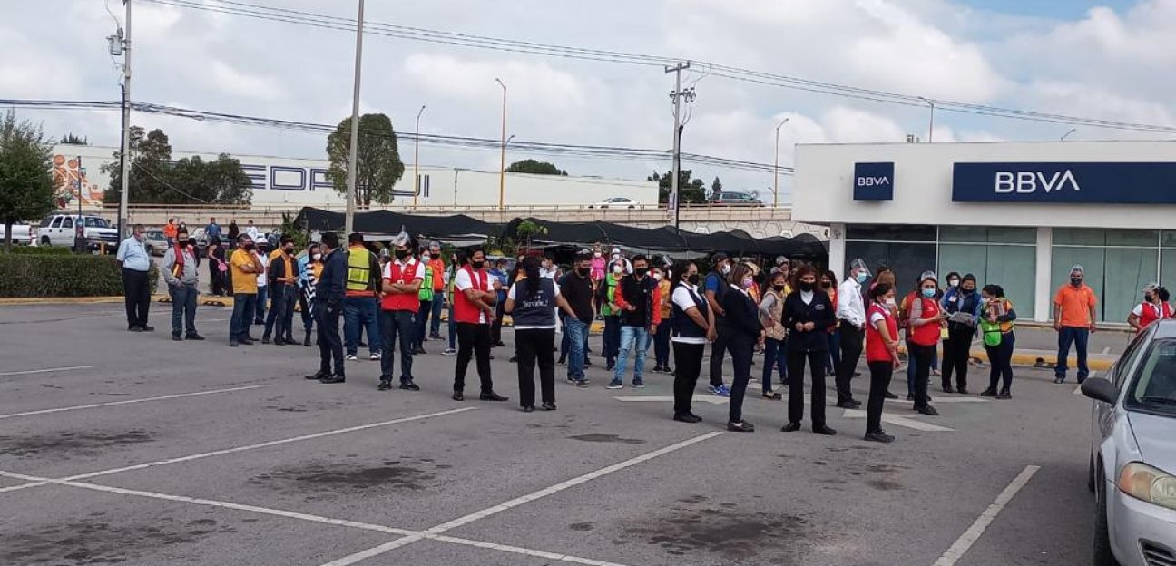 Protección Civil de Soledad efectúa simulacro de terremoto en Plaza Comercial 