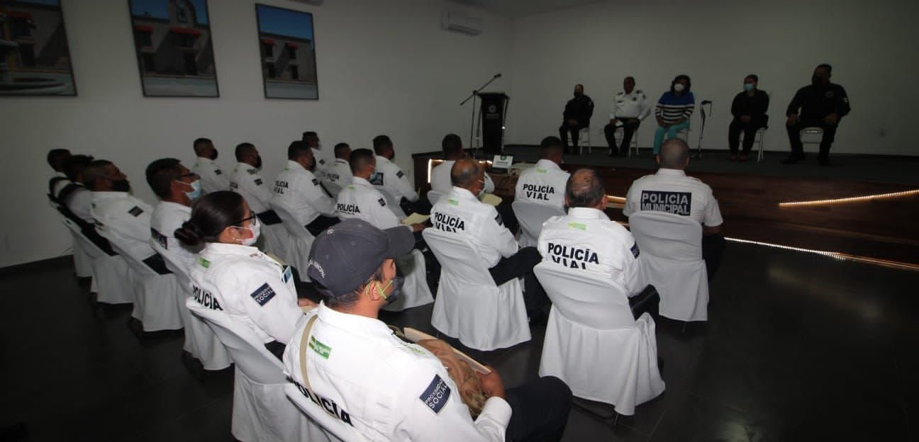 Constante capacitación en derechos humanos a policías de SGS