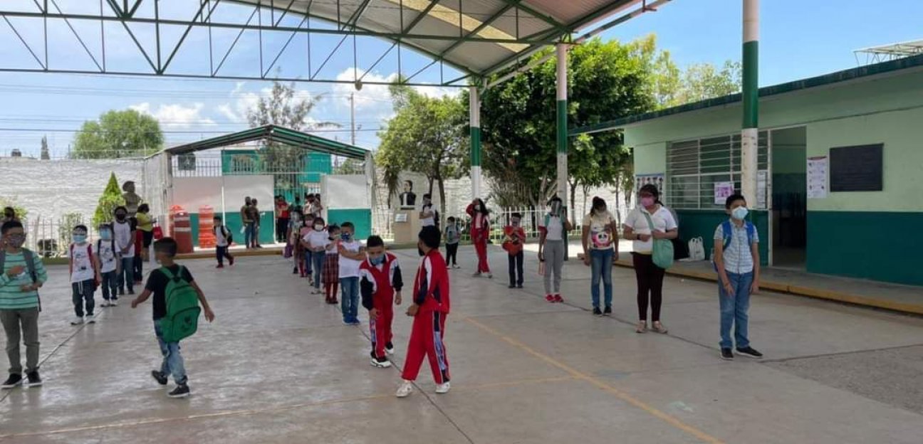La desinfección de planteles se intensifica para el cuidado de la ciudadanía