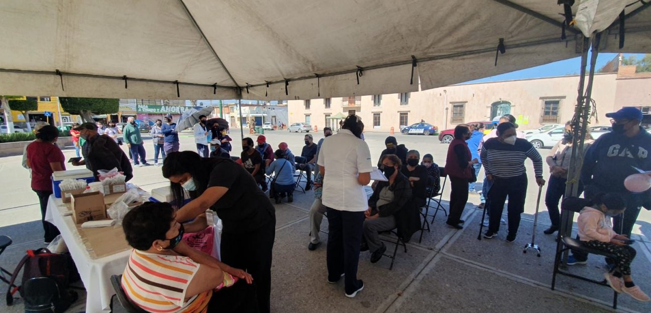 Alcaldesa de Soledad realiza recorrido por módulos de vacunación