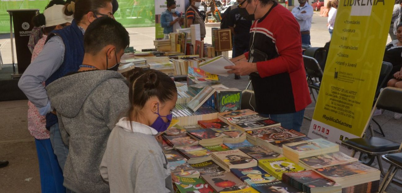 Todo un éxito resultó la primer Expo Librería organizada en SGS