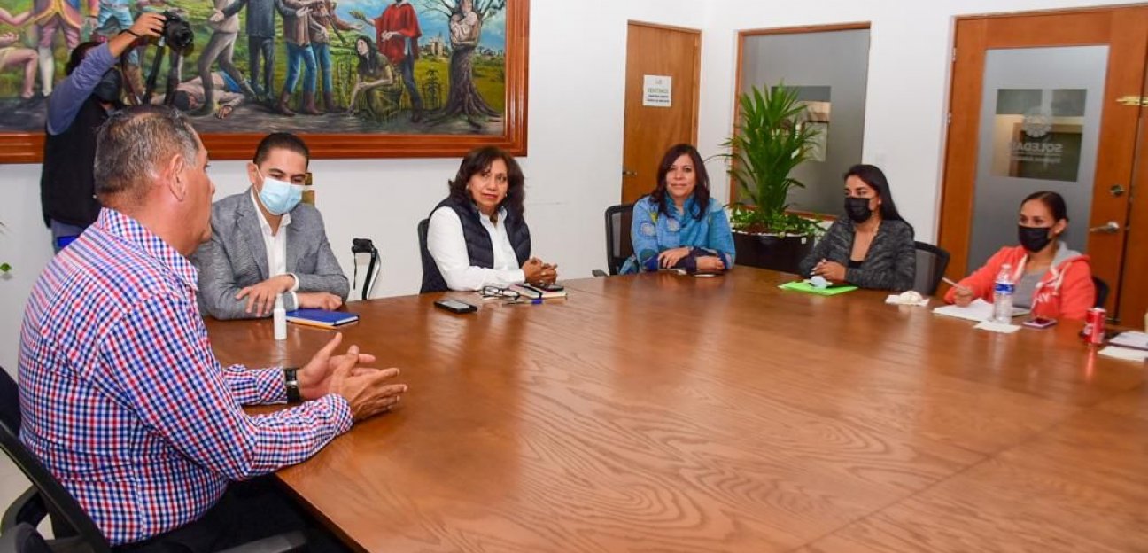 Alcaldesa de SGS se reúne con empresarias