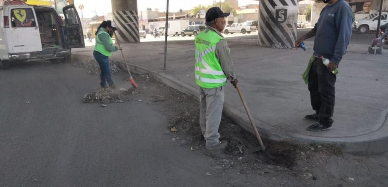 Servicios Municipales interviene la carretera a Rioverde y Anillo Periférico