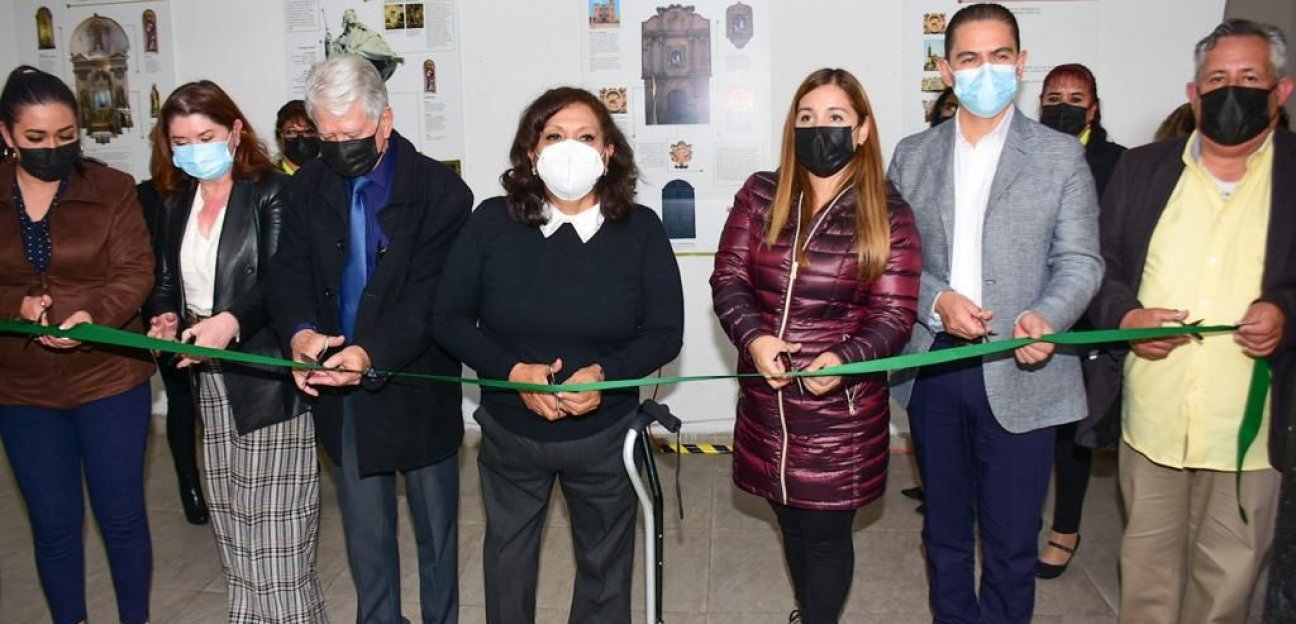 Alcaldesa de Soledad de Graciano Sánchez inauguró la exposición fotográfica "Iconografía de los Templos de San Luis"