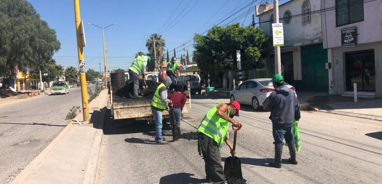 Soledad de Graciano Sánchez ha colocando cien toneladas de asfalto frío en diferentes colonias del municipio