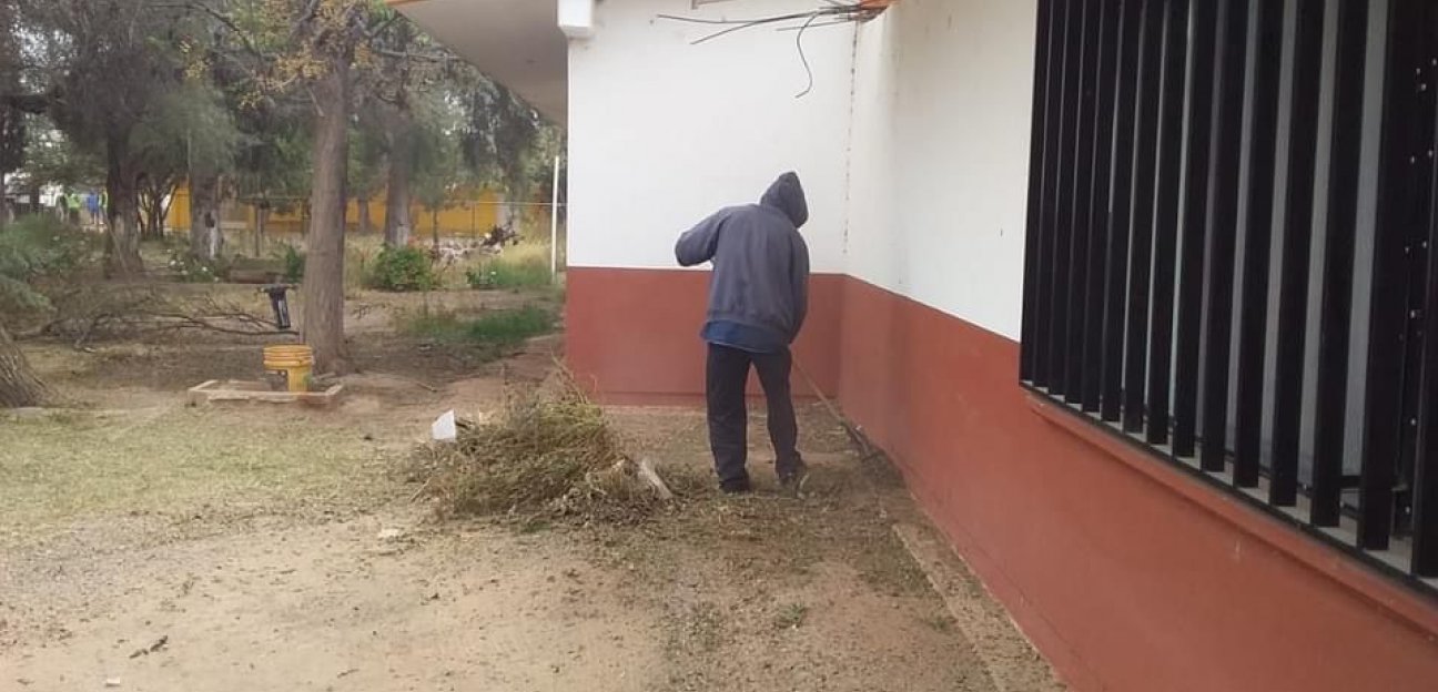 Dirección de Educación impulsa operativo para fortalecer la infraestructura educativa en el municipio