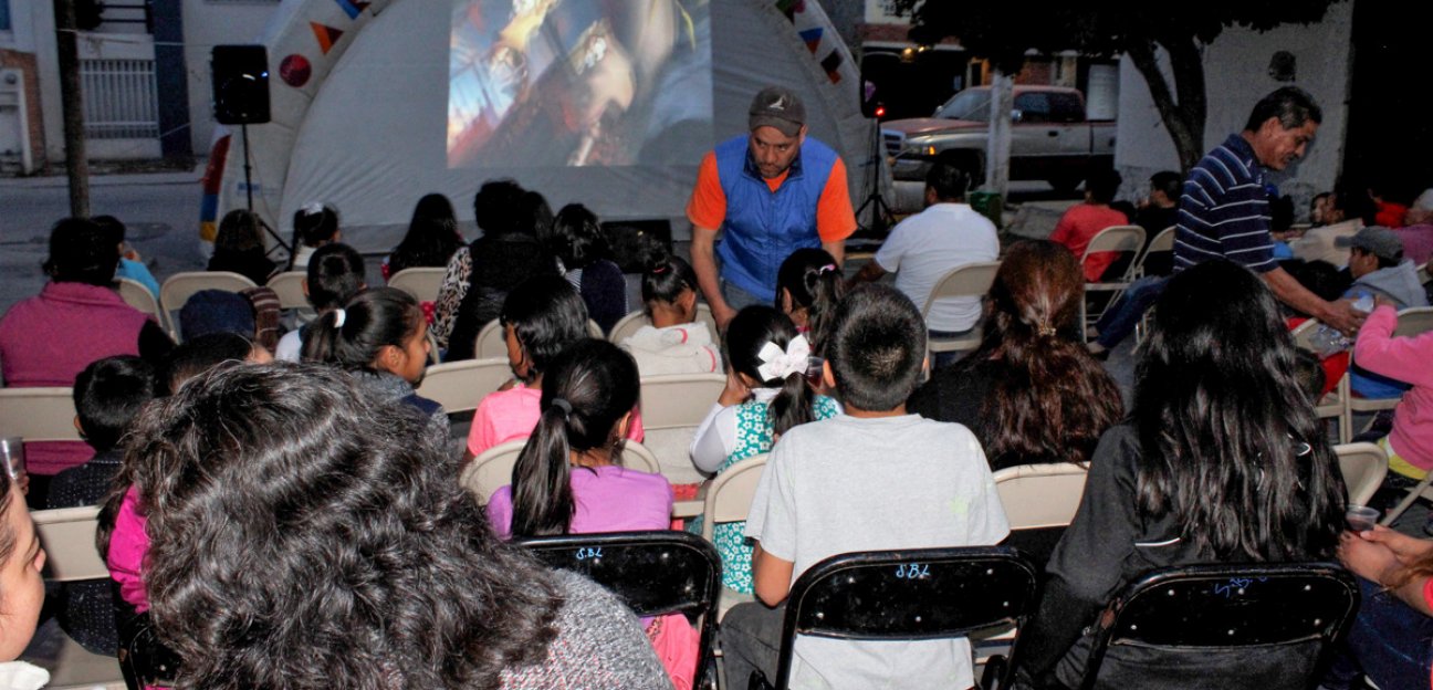 Invitan a soledenses a función de cine en la plaza principal de Soledad