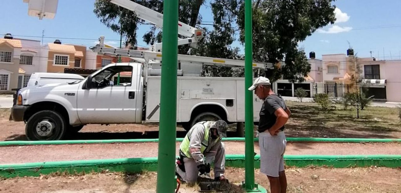 Servicios Municipales de Soledad sigue adelante en la rehabilitación de luminarias