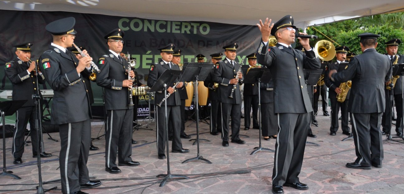 Todo un éxito el concierto que ofreció la banda de música de la IV Zona Militar en Soledad de  Graciano Sánchez