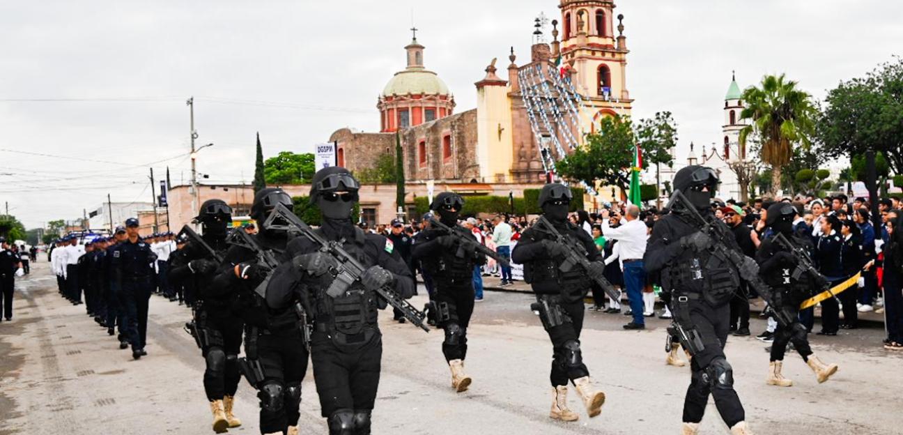 Soledad de G.S. conmemora Independencia de México con números y emotivo desfile cívico 