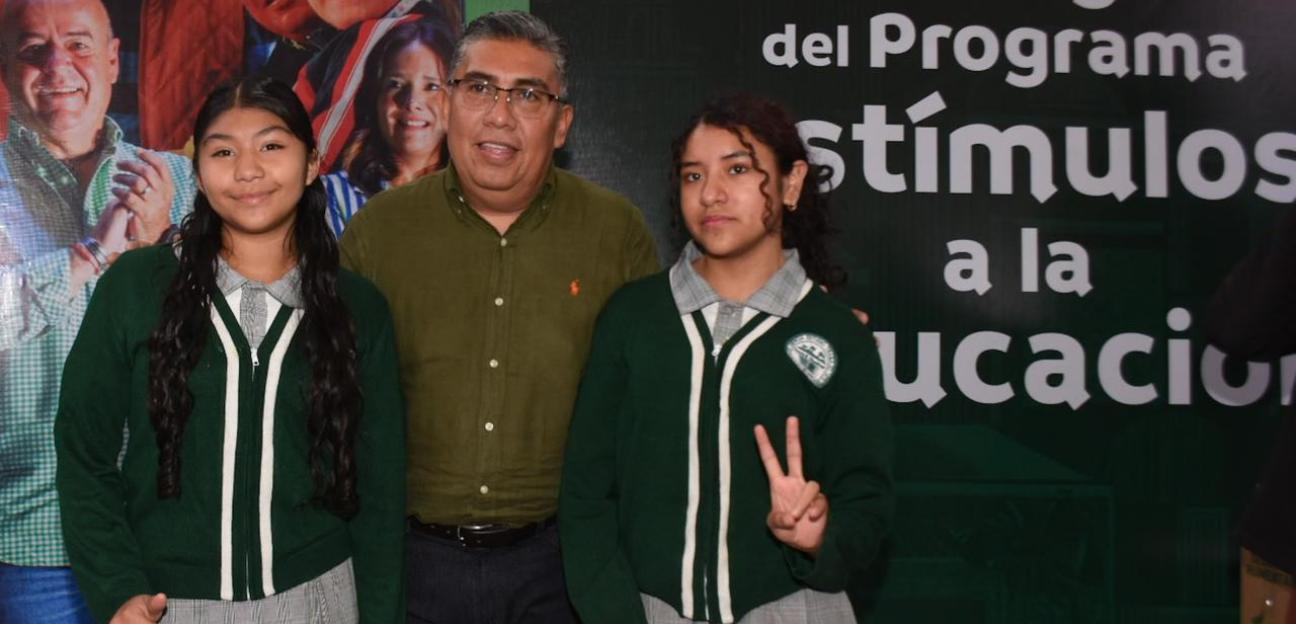 Juan Manuel Navarro anuncia entrega de programa -Regreso a clases- para miles de estudiantes de nivel básico