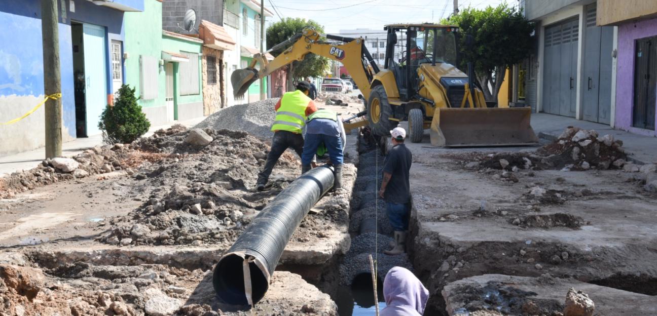 Ayuntamiento de Soledad lleva solución a drenajes colapsados en colonias San Francisco y San Antonio