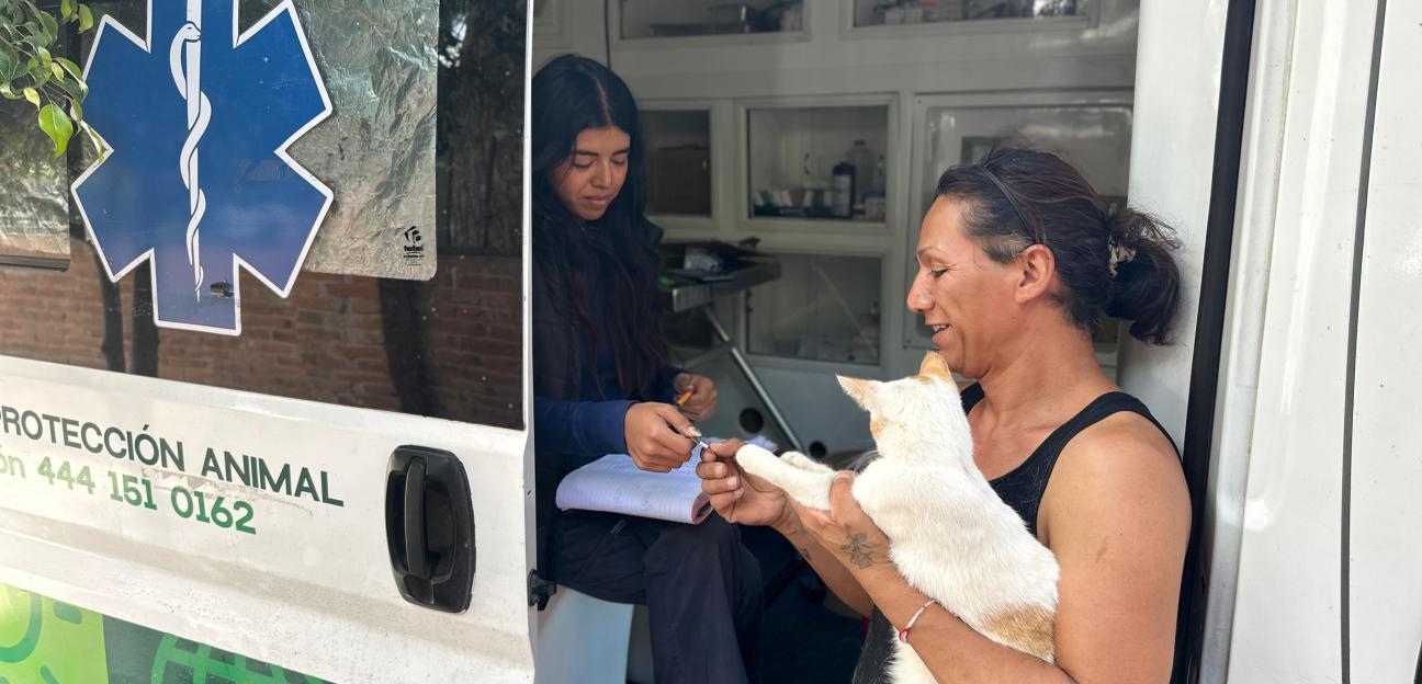 Ambudog recorre colonias de Soledad para promover el cuidado responsable de mascotas