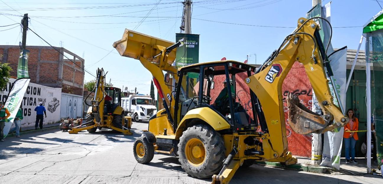 La gente ya no puede esperar: Juan Manuel Navarro arranca solución a drenaje colapsado en Villas de Foresta