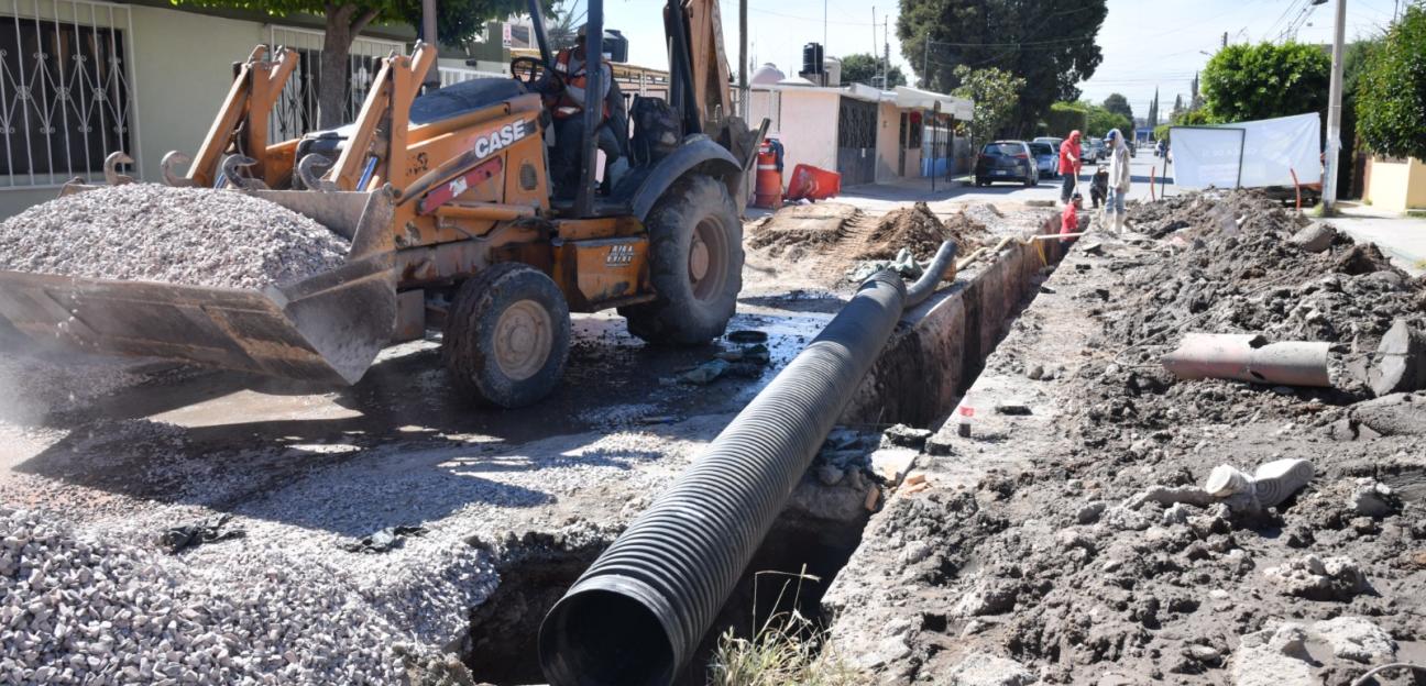 Ayuntamiento de Soledad emprende más trabajos de sustitución de línea de drenaje sanitario