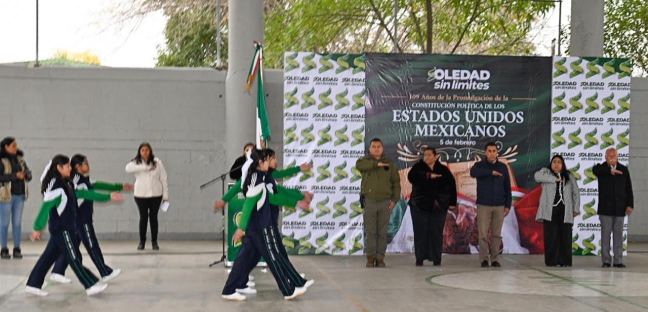Entre la juventud, gobierno de Soledad conmemora 109 años de la determinación de la Constitución Política de México