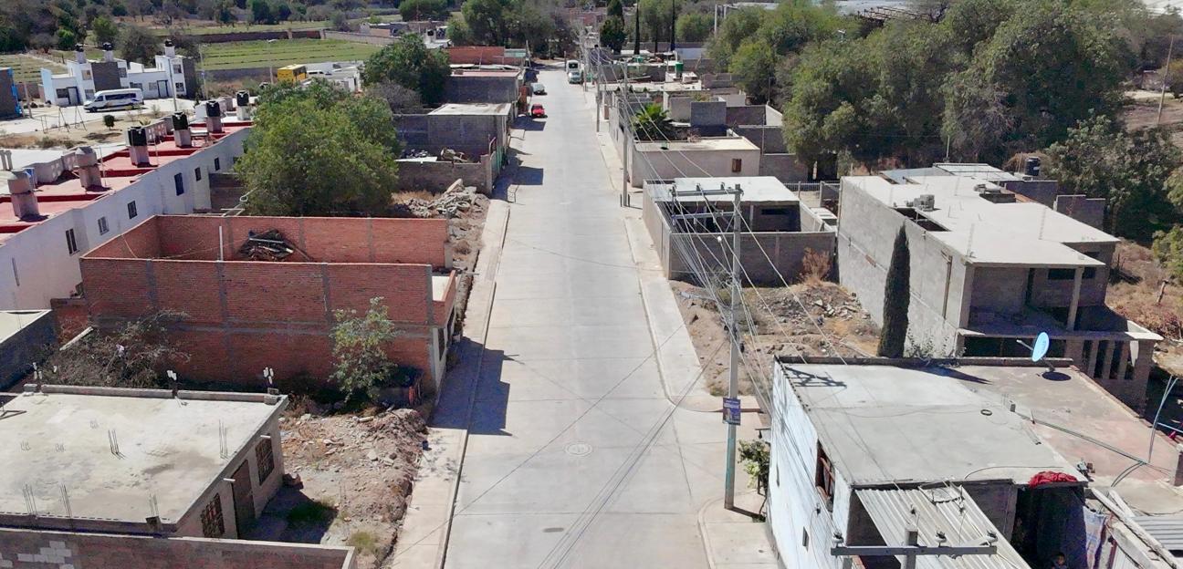 Alcalde Juan Manuel Navarro amplía proyectos de pavimentación de calles en diversas colonias