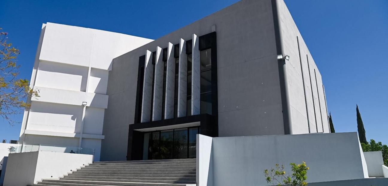 Este lunes, se inaugura exposición Entre las Sombras de mi Alter Ego en el teatro Doroteo Arango