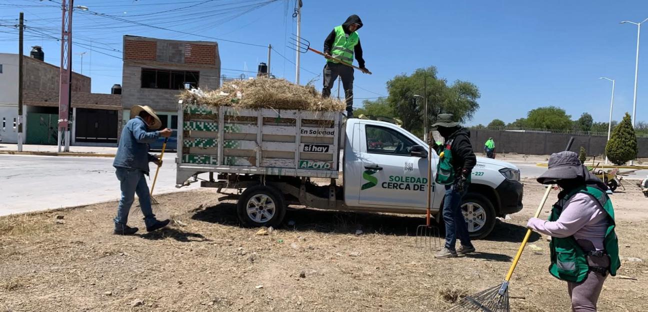 Ayuntamiento de Soledad regenera espacios de convivencia social con limpieza integral