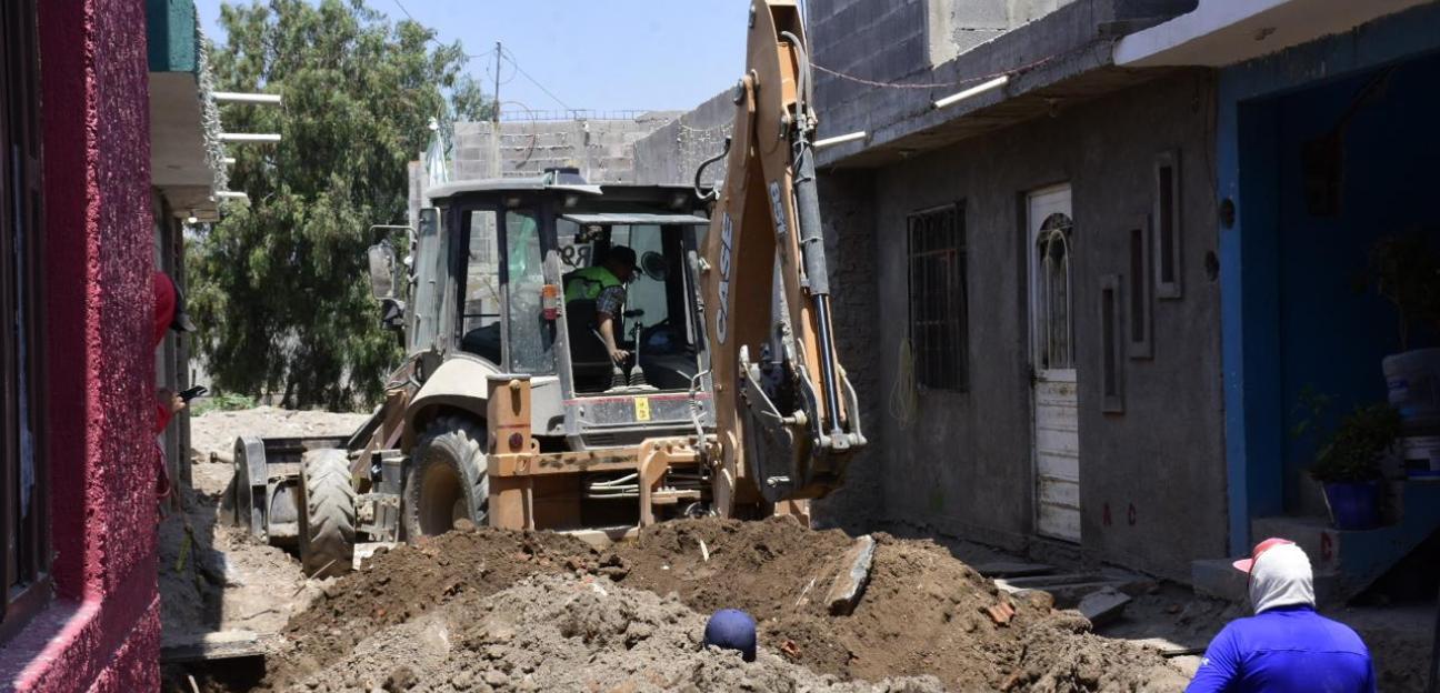 Obra en Privada Negrete en Soledad de G.S. toma forma y transforma el entorno de las familias