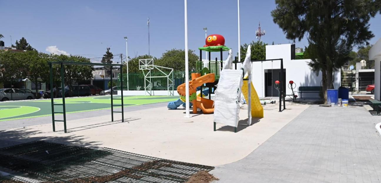En próximos días, familias de La Virgen en Soledad estrenarán consultorio, purificadora y parque urbano